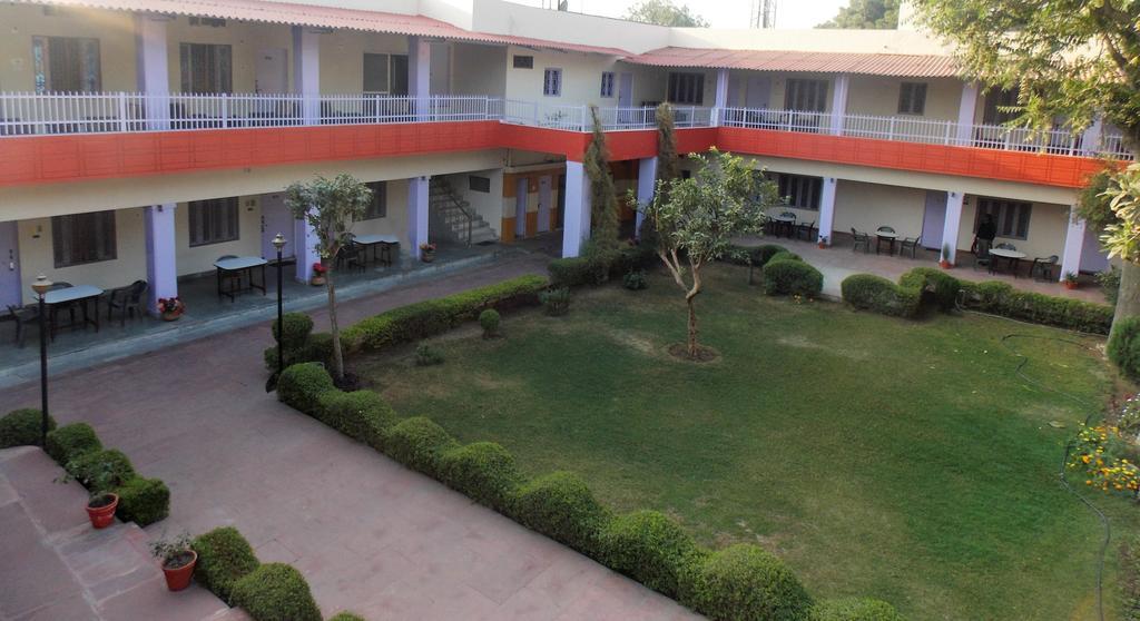 Hotel Goverdhan Tourist Complex Fatehpur Sīkri Eksteriør bilde